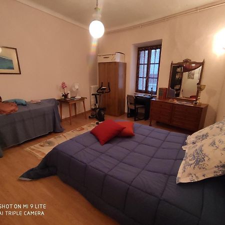 Ferienwohnung Ex Ostu Impero: Vino, Tartufo Ed Ospitalita La Morra Exterior foto
